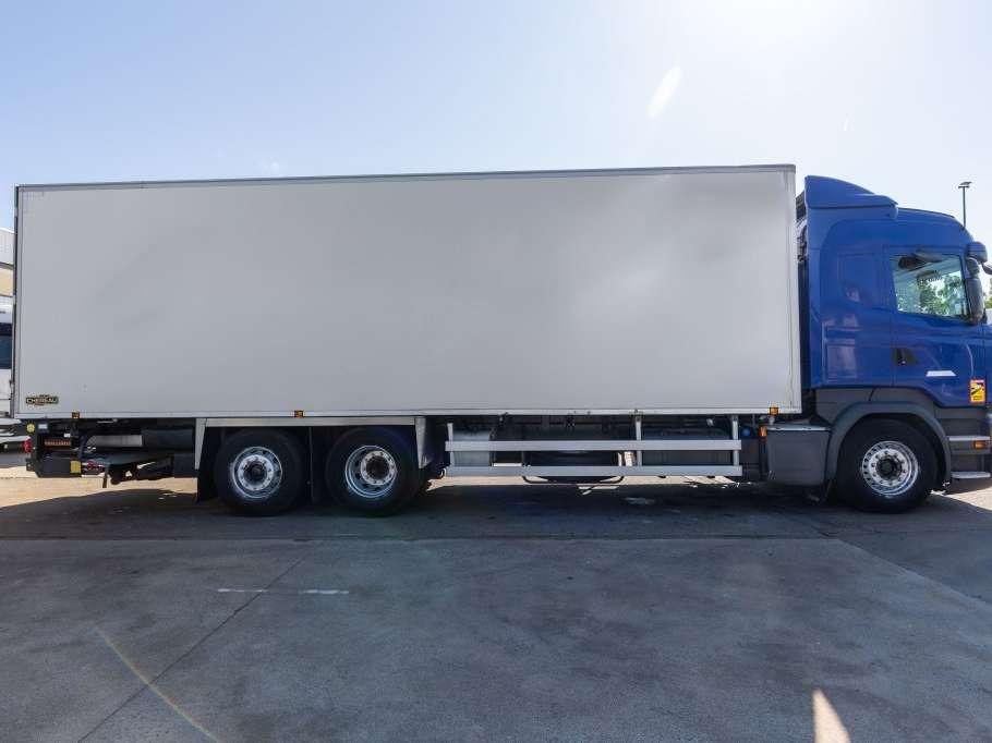 Scania R410 6X2+CHEREAU+CARRIER 1150 U MT-TRI-TEMP+DHOLLANDIA 2.5T. Foto 3