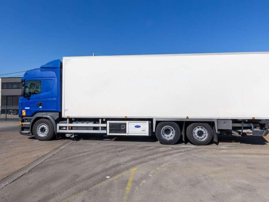 Scania R410 6X2+CHEREAU+CARRIER 1150 U MT-TRI-TEMP+DHOLLANDIA 2.5T. Foto 7