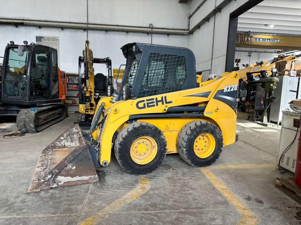 Gehl R220 Foto 1