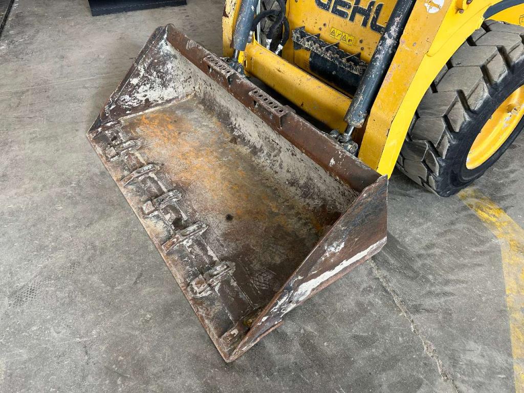 Gehl R220 Foto 5