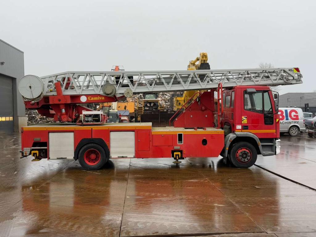 Iveco 130E23 4x2 Firetruck Foto 12