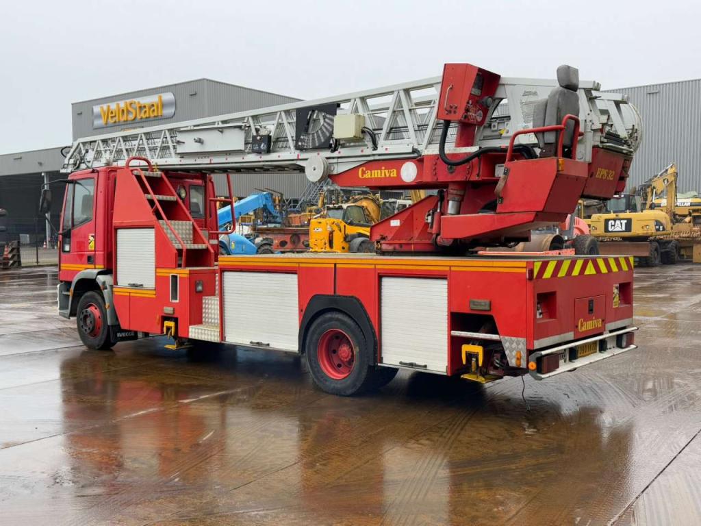 Iveco 130E23 4x2 Firetruck Foto 8