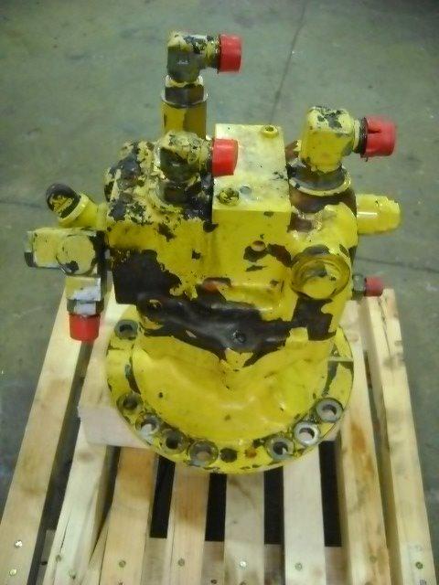 Motore di rotazione ralla per Komatsu PW 130 Foto 2