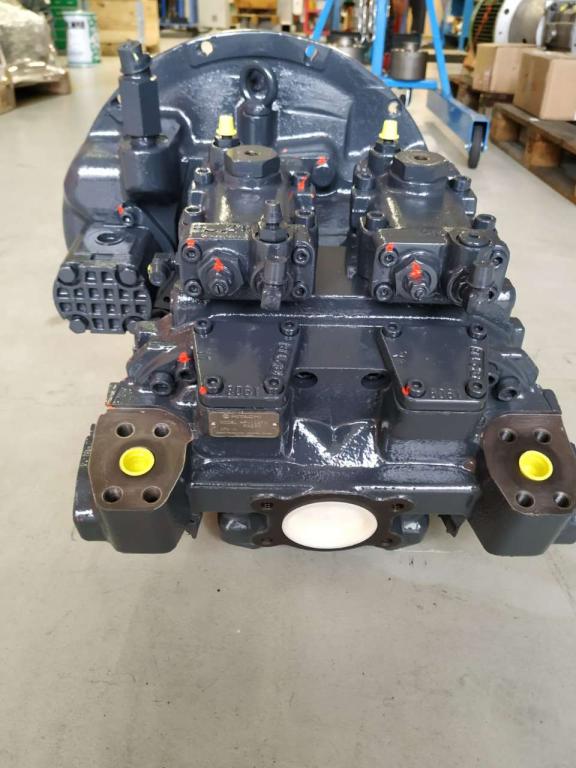 Hitachi HPV102 EX215 Foto 3