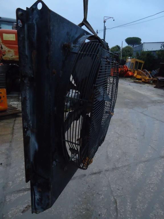 Ventola di raffreddamento per New Holland W270B Foto 3