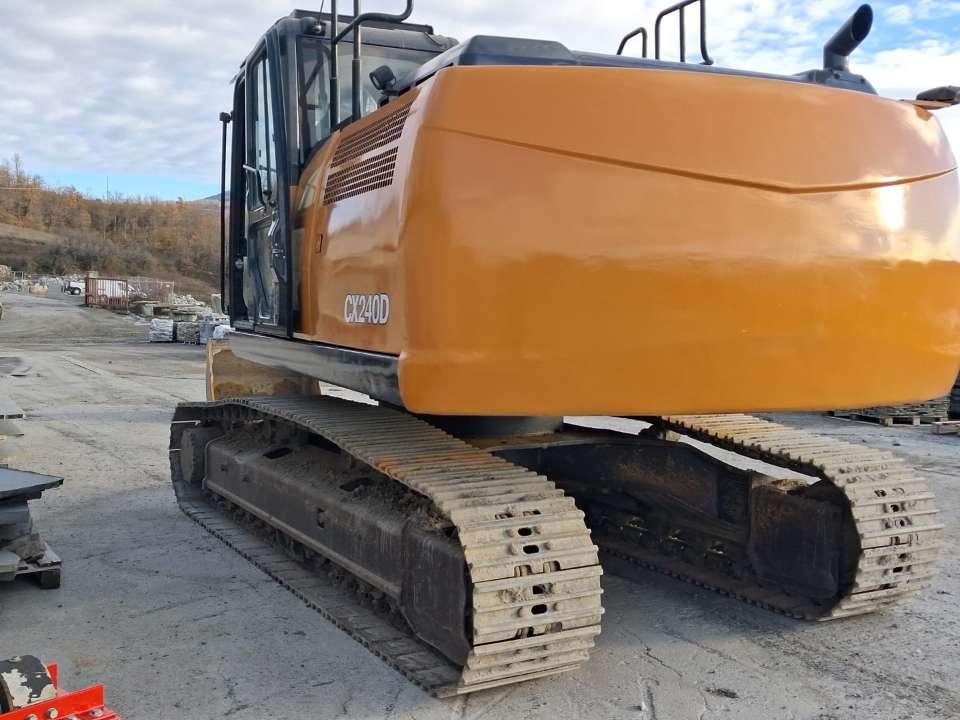 Case CX240D TRIPLICE Foto 3