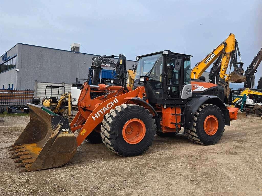 Hitachi ZW150-6 Foto 2
