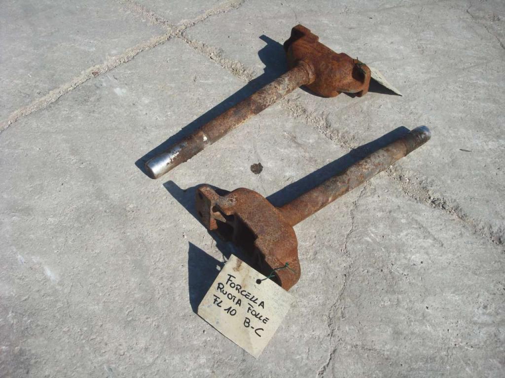 Forcella ruota folle per Fiat Allis AD10-FL10B-FL10C (codice 76008544) Foto 2