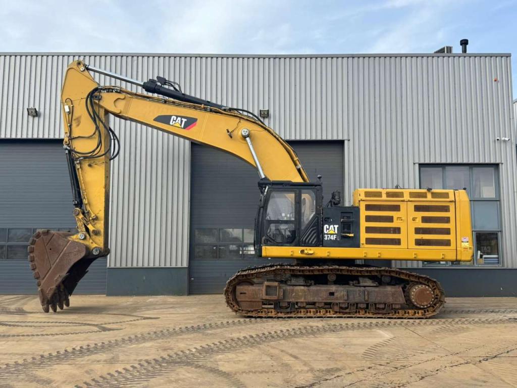 Caterpillar 374FL Foto 1