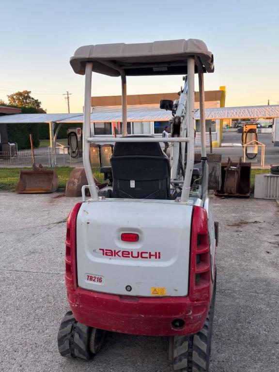 Takeuchi TB216 Foto 2