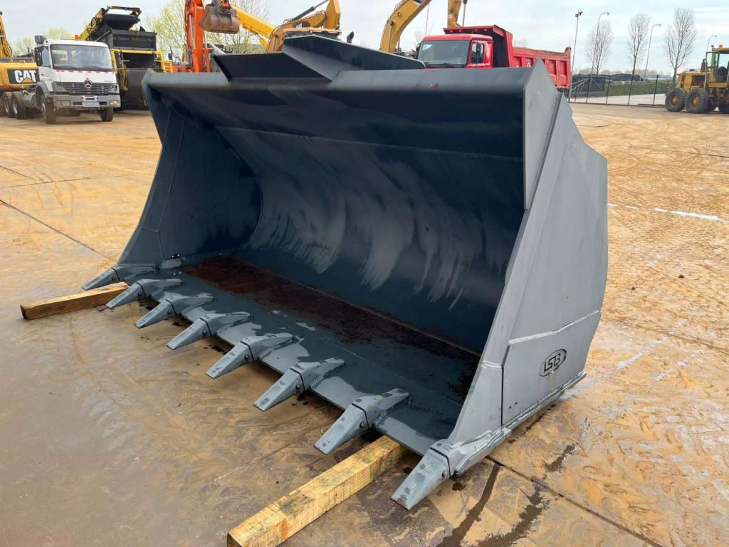 Doosan DL450-3 bucket 4700 l Foto 1