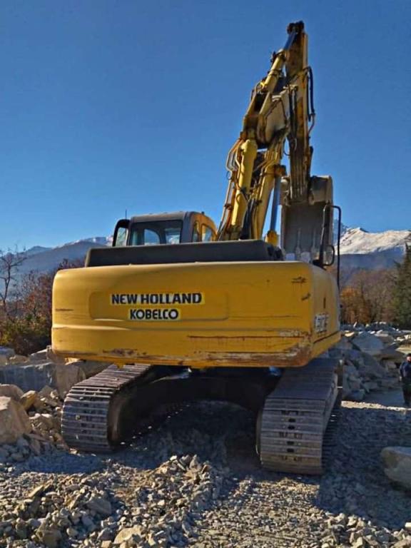New Holland E305B Foto 2