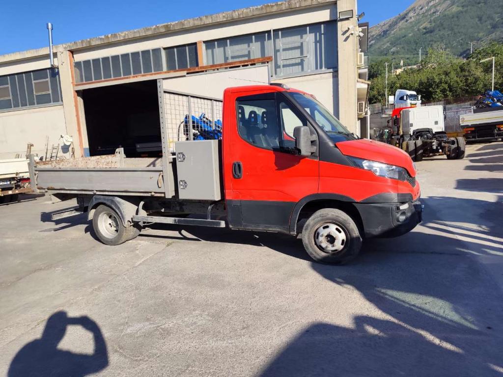 Iveco DAILY 35-130 Foto 24