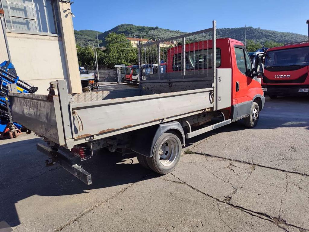 Iveco DAILY 35-130 Foto 27