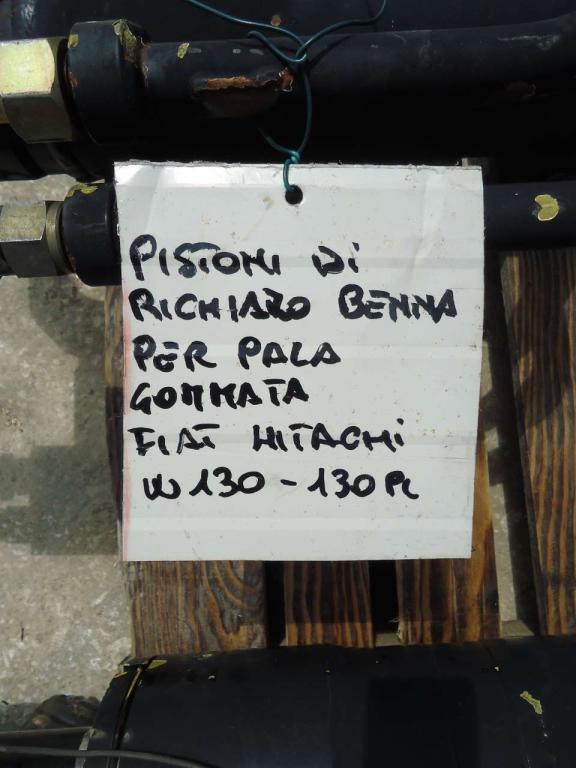 Pistone rotazione benna per Fiat Hitachi W130-130PL Foto 3