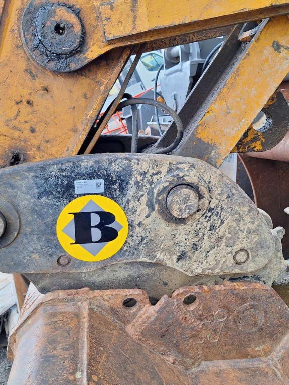 UNI80 for 20-25 ton excavators Attacco rapido idraulico Foto 1