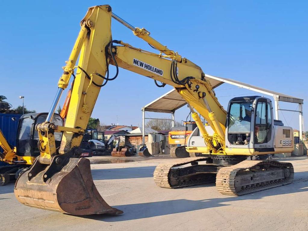 New Holland E265 Foto 1