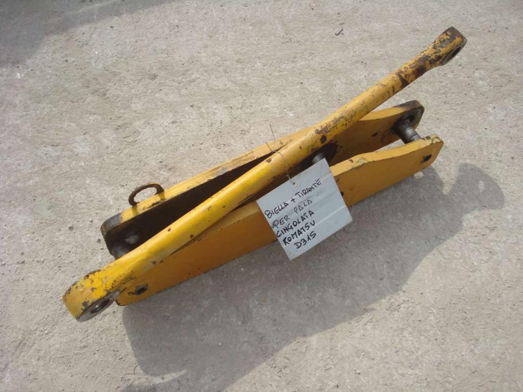 Biella e staffe richiamo benna per Komatsu D31S Foto 1