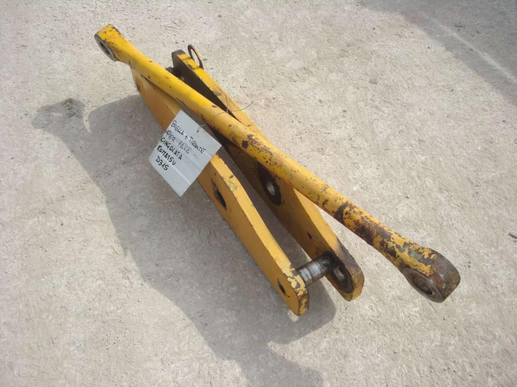 Biella e staffe richiamo benna per Komatsu D31S Foto 4