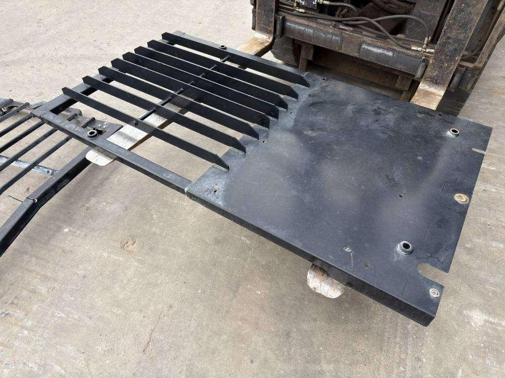Caterpillar 313 / 320GC / 323 / 325 / 330GC / 330 NG / 330 / Foto 6