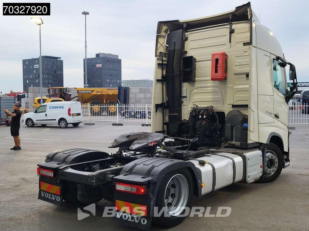 Volvo FH 460 4X2 Mega 2x Tanks Standklima Hebesattel Foto 5