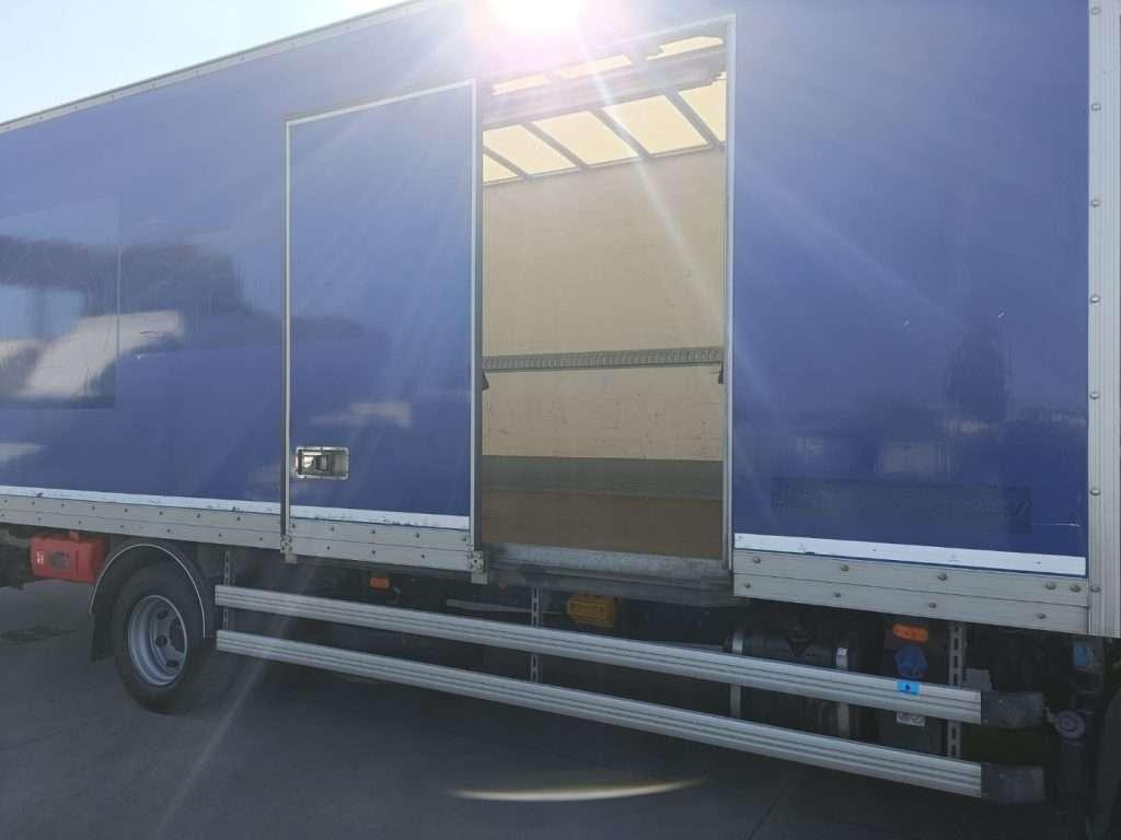 Iveco EUROCARGO 120E19P FURGONATO BOX PORTA LATERALE Foto 11