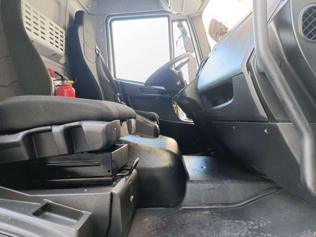 Iveco EUROCARGO 120E19P FURGONATO BOX PORTA LATERALE Foto 17