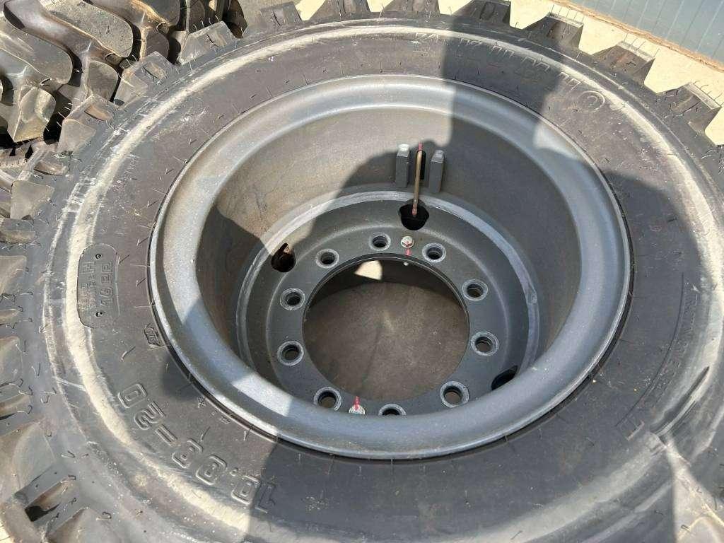 Pneumatico per Komatsu 1000 x 20 Set / 10.00 x 20: 4x2 Tyres Foto 2