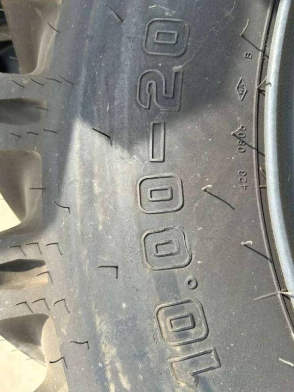 Pneumatico per Komatsu 1000 x 20 Set / 10.00 x 20: 4x2 Tyres Foto 4