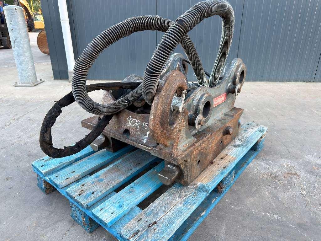 OilQuick OQ80 - M318D / M320F / M322D / 320D / 320E / 323D Foto 1