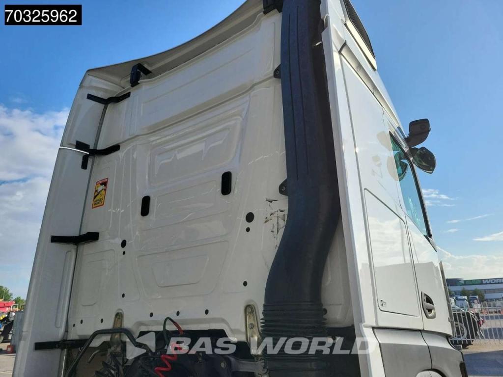 Mercedes-Benz Actros 1845 4X2 BigSpace Retarder 2xTanks Standklima Foto 11