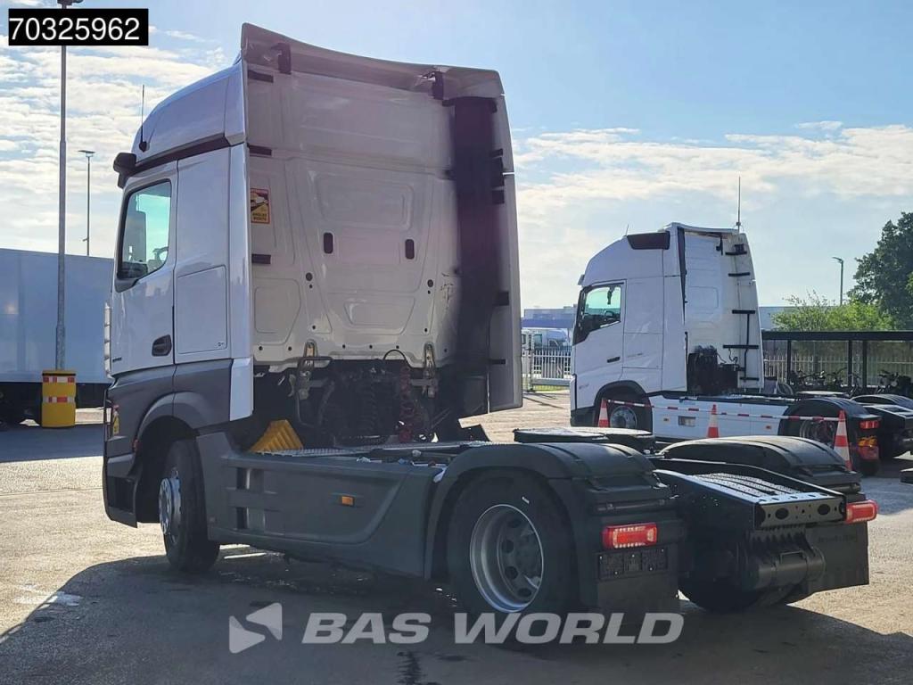 Mercedes-Benz Actros 1845 4X2 BigSpace Retarder 2xTanks Standklima Foto 2