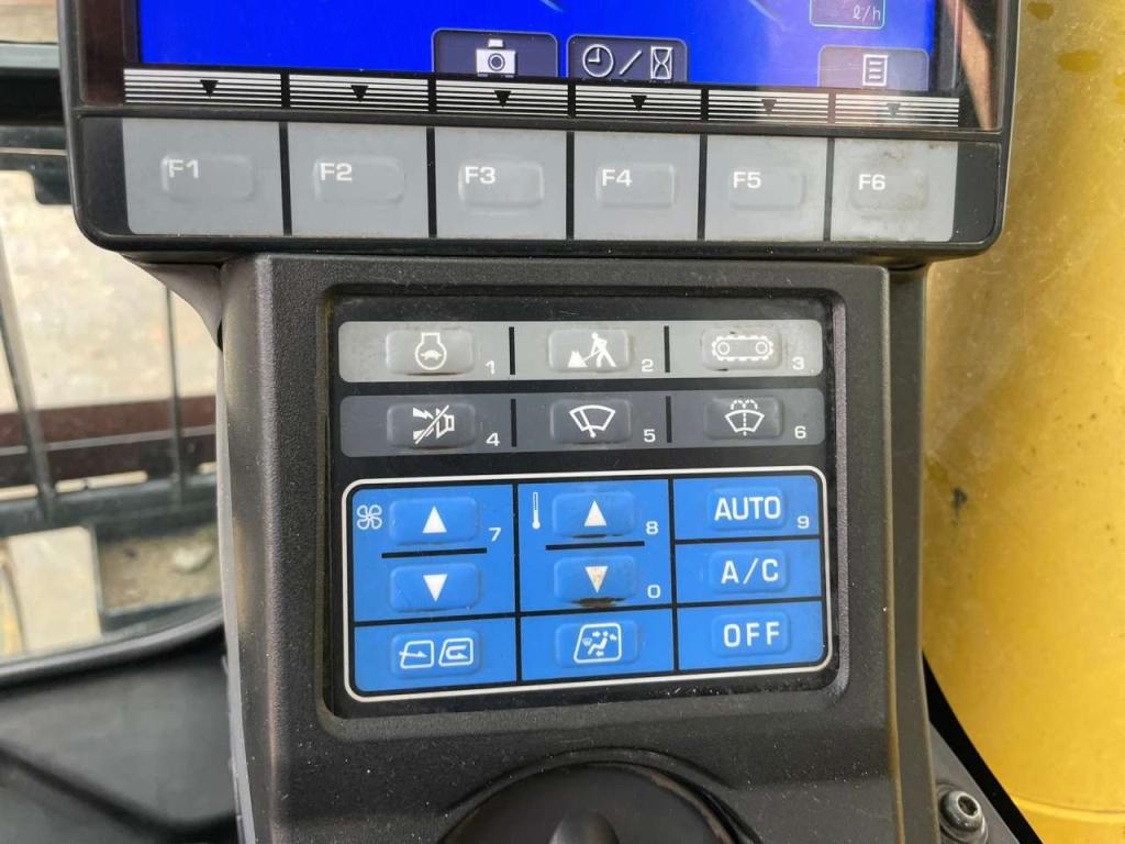Komatsu PC240NLC-10 Foto 27