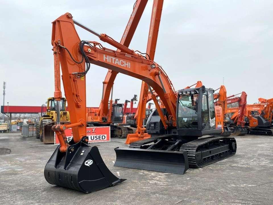 Hitachi ZX225 USBLC Foto 1
