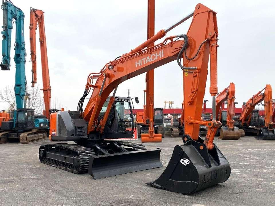 Hitachi ZX225 USBLC Foto 11