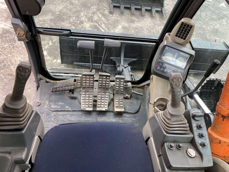 Hitachi ZX225 USBLC Foto 8
