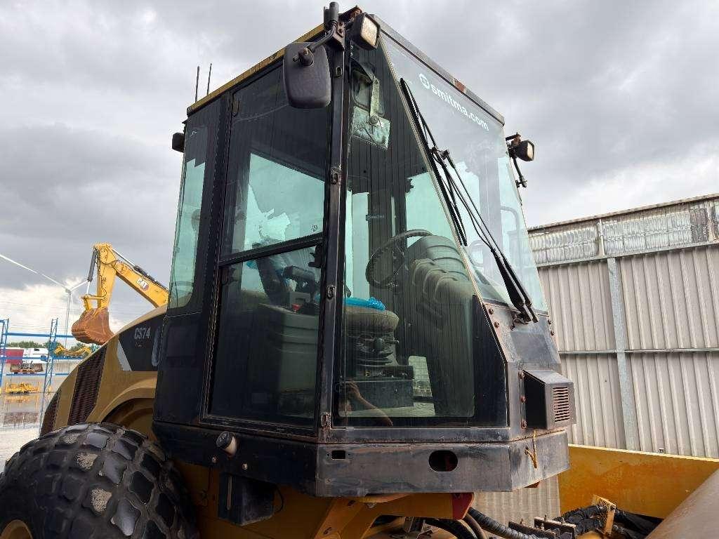 Caterpillar CS74 Foto 15