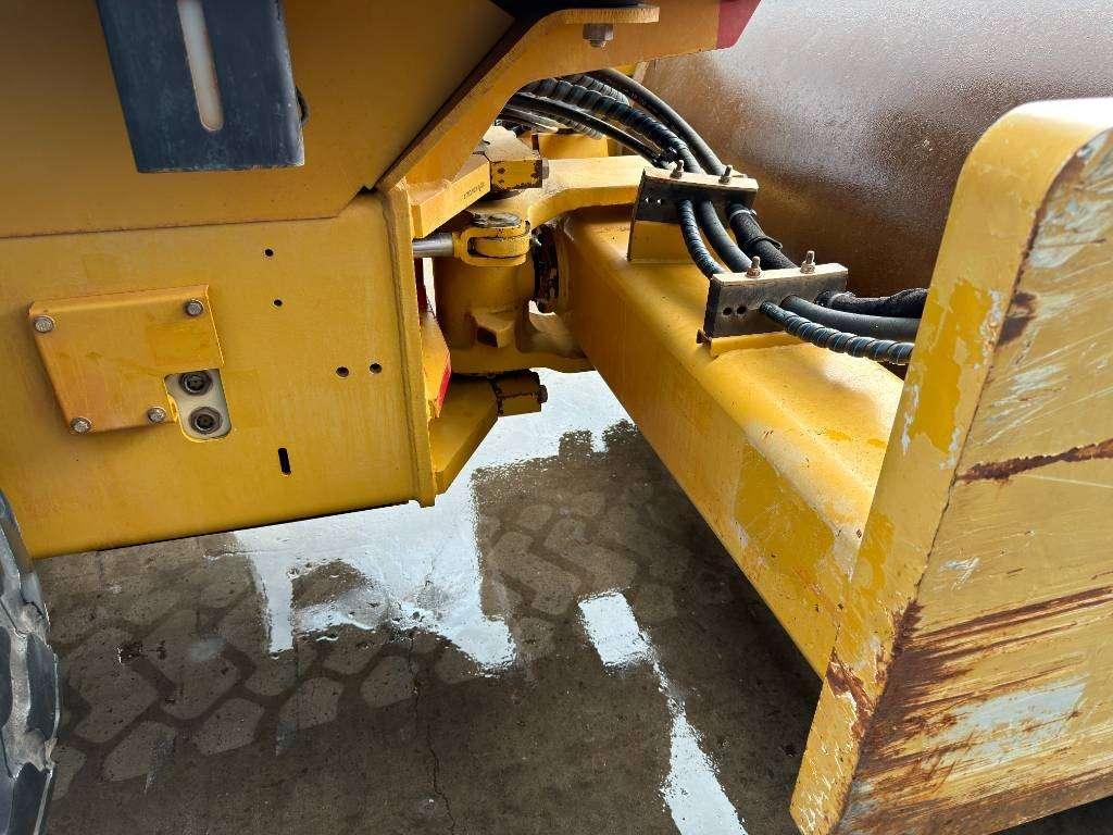 Caterpillar CS74 Foto 16