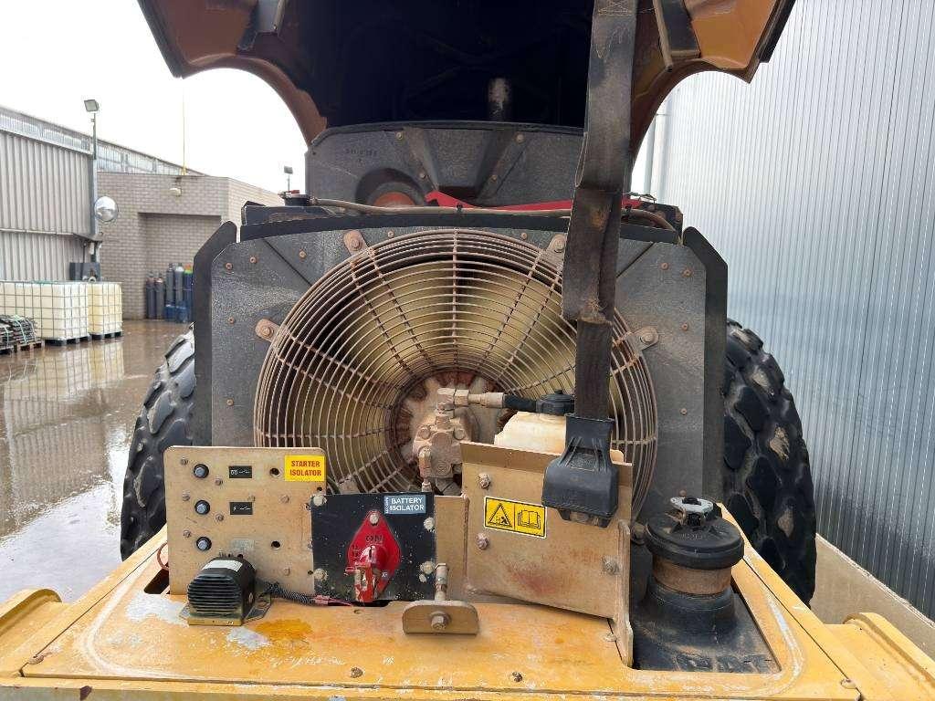 Caterpillar CS74 Foto 24