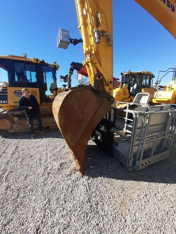 Komatsu PC210LCi-11 Foto 3