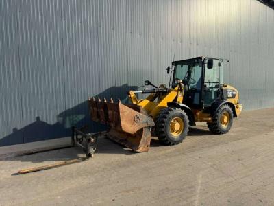 Caterpillar 906M