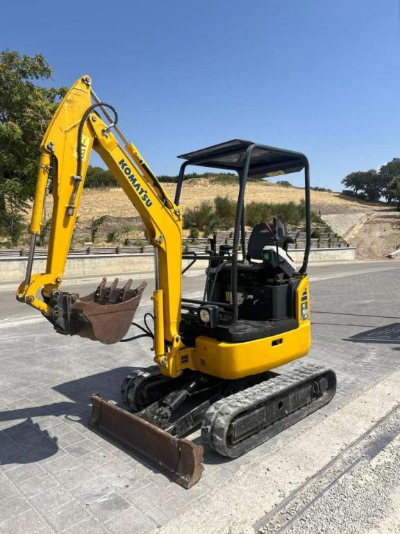 Komatsu PC16R-3HS Foto 1