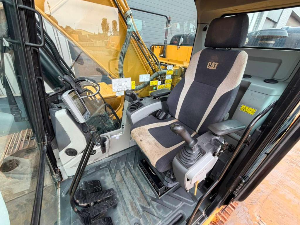 Caterpillar 320FL Foto 20