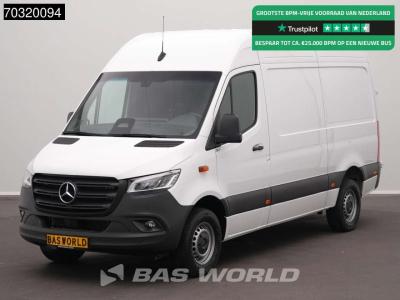 Mercedes-Benz Sprinter 317 CDI Automaat 2025 Model L2H2 170PK LED Navi Airco Cruise Camera 10inch MBUX CarPlay Pa in vendita da BAS World B.V.