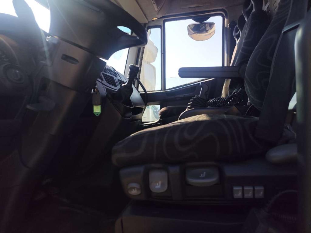 Iveco EUROCARGO 180E32 Foto 9