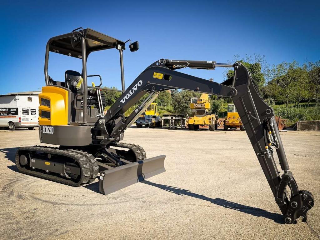 Volvo ECR25D Foto 1