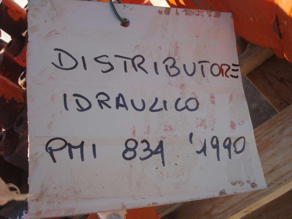 Distributore idraulico per PMI 834 Foto 4