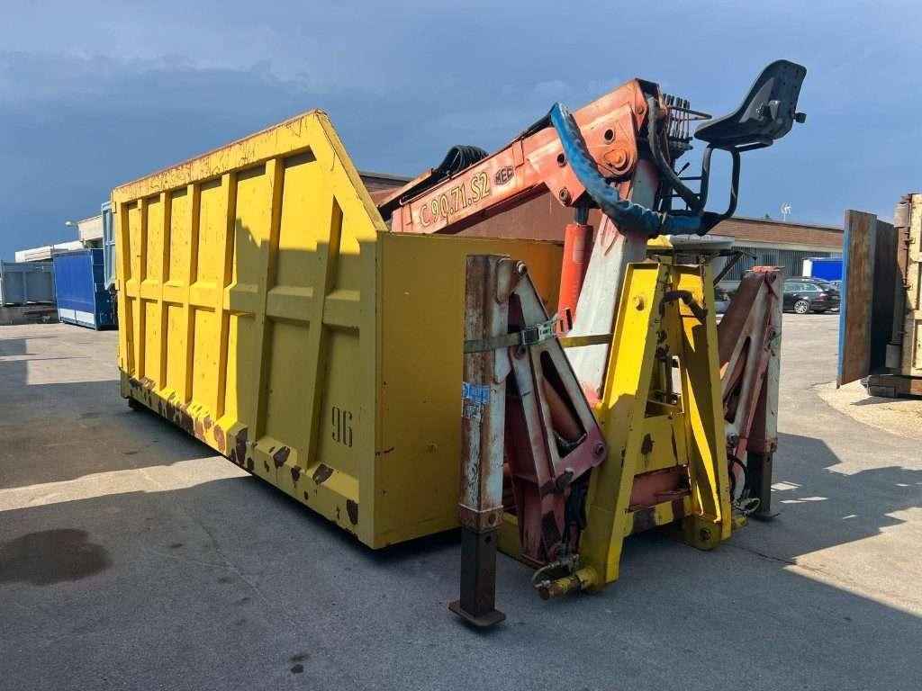 CONTAINER SCARRABILE USATO A CIELO APERTO CON GRU Foto 2