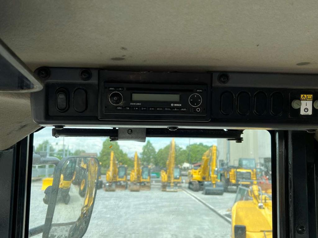 Komatsu WA320-7 Foto 10