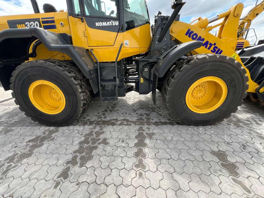 Komatsu WA320-7 Foto 14